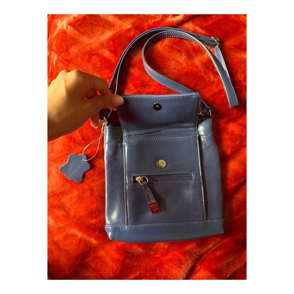 Giani Bernini Pebble Leather Crossbody - Picture 3 of 3